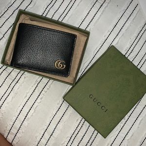 gucci wallet